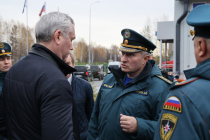 Министр МЧС Александр Куренков и губернатор Андрей Травников приняли участие в открытии новой пожарно-спасательной части