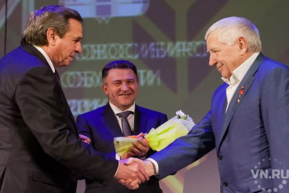 Губернатор наградил аграриев, отличившихся в ходе уборочной-2016