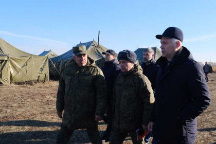 Обеспечены всем по уставу: Андрей Травников посетил пункт формирования подразделений под Новосибирском