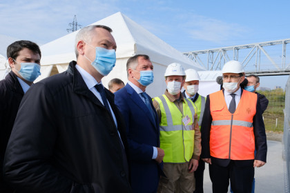 Самые масштабные стройки Новосибирска проверил вице-премьер Хуснуллин