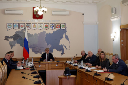 Меры по противодействию информационным угрозам обсудили в аппарате полпреда СФО