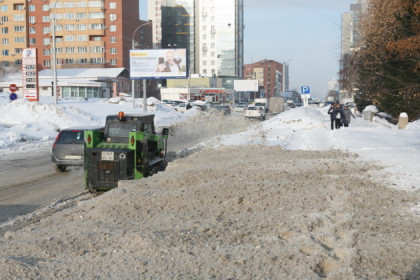 Водители недовольны уборкой снега с дорог Новосибирска