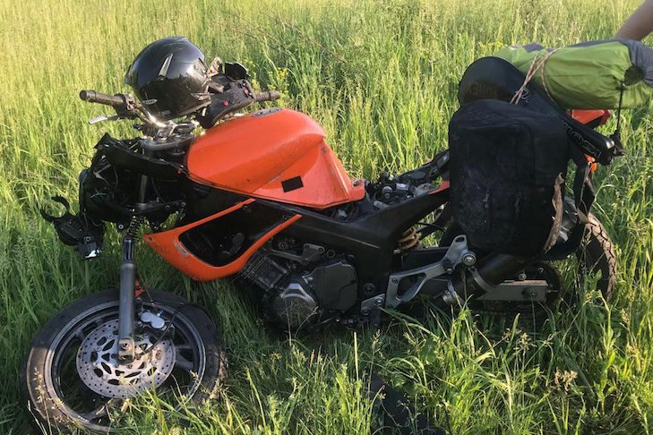 Мотоциклист разбился на трассе под Новосибирском