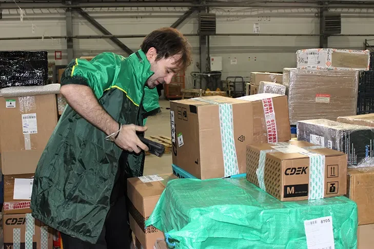 Бережливые технологии помогли СДЭК обрабатывать груз на 30% быстрее