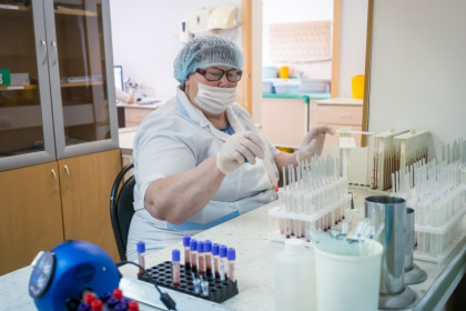 Съедобную вакцину от COVID-19 со вкусом молока испытают в России