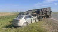 Женщина-водитель погибла в ДТП с грузовиком в Новосибирской области