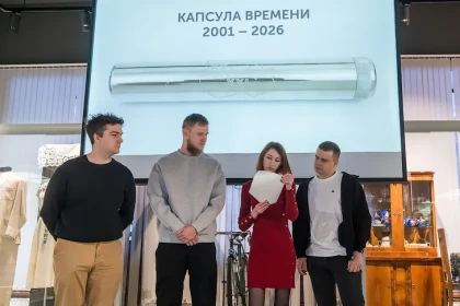 Коляска и 5 тысяч рублей: как чествовали первых граждан XXI века в Новосибирске