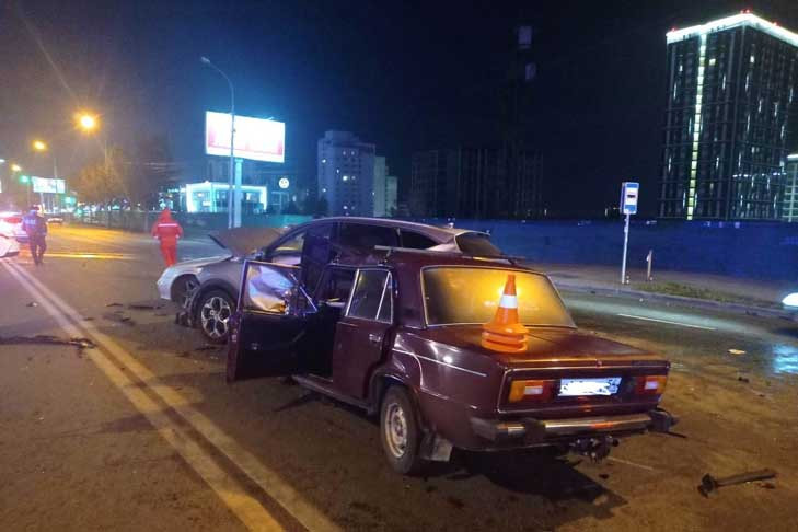 Пешеход и водитель погибли в ДТП на улице Большевистской в Новосибирске