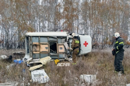 Машина скорой помощи с роженицей вылетела с трассы под Новосибирском