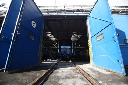 Еще два новых состава «Ермак» для метрополитена доставили в Новосибирск