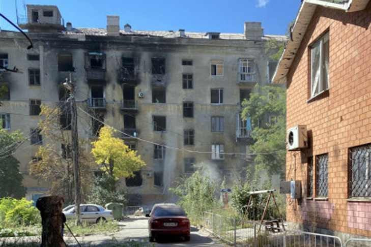 Восстанавливать разрушенный квартал в Мариуполе начали строители из Новосибирска