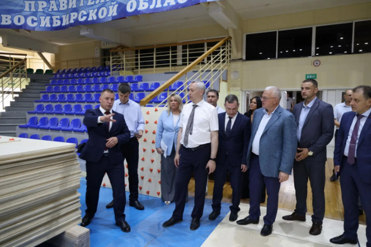 Губернатор поручил подготовить проект новой арены для баскетбола. Фото: правительство Новосибирской области Губернатор поручил подготовить проект новой арены для баскетбола. Фото: правительство Новосибирской области