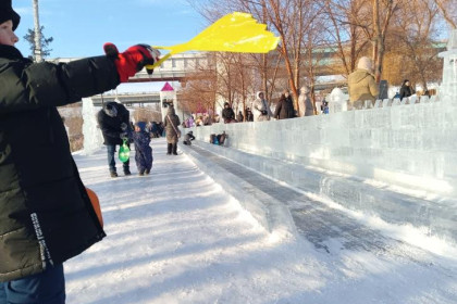 На гололед в Ледовом городке жалуются жители Новосибирска