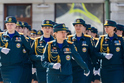 Женский расчет МЧС впервые примет участие в параде 9 Мая в Новосибирске