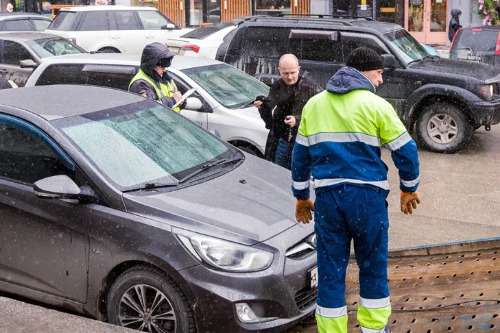 Парковку на улице Блюхера запретят с 22 июня в Новосибирске