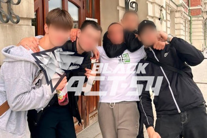 В Новосибирске Лёша Атаман, Макан и Зайка публично извинились перед МВД