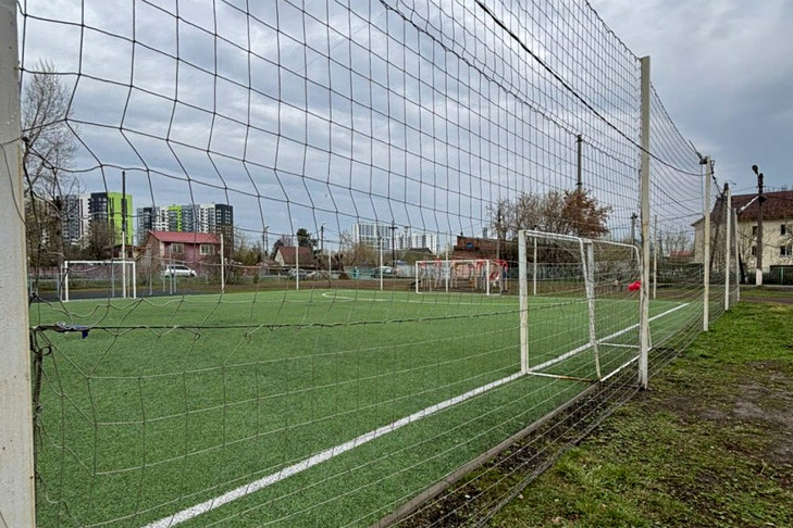 В Новосибирске суд рассмотрит дело директора школы из-за травмы ученика на поле