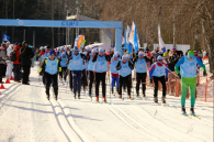 Губернатор Андрей Травников принял участие в лыжной гонке «Лыжня России-2026»