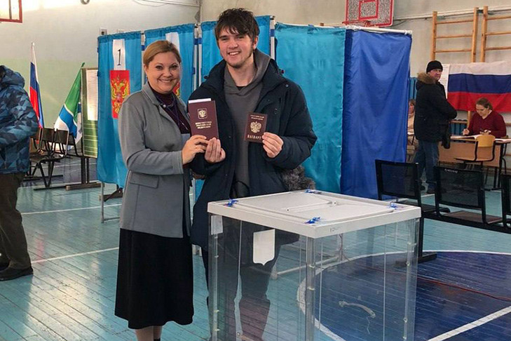 На выборах президента России жители Новосибирской области голосуют семьями