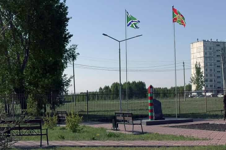 Демонтаж флага на «Монументе пограничникам всех поколений» возмутил ветеранов в Линево