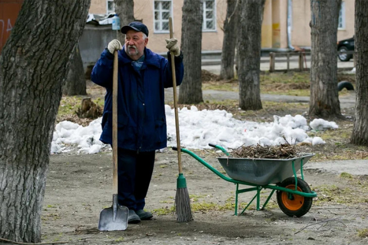 Погода мешает убирать пыль с улиц Новосибирска
