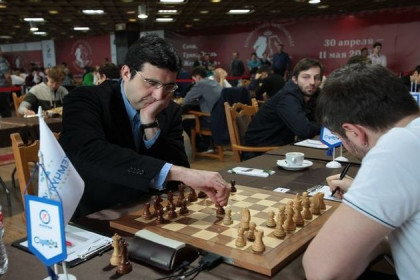 Гроссмейстеры сыграли на шахматном фестивале в Новосибирске