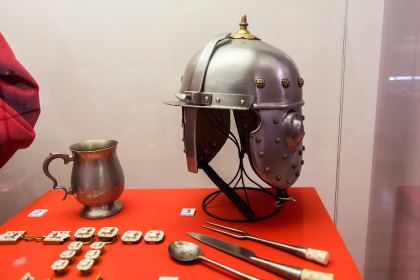 От Берлина до Берлина: шедевры тульских оружейников привезли в Новосибирск