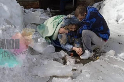 Минздрав рассказал о состоянии травмированной снежной глыбой с крыши жительницы Новосибирска