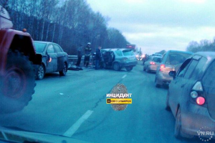 Видео страшной аварии под Новосибирском появилось в Сети