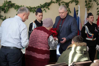Мать сержанта Алексея Морозова из Коченевского района получила орден Мужества