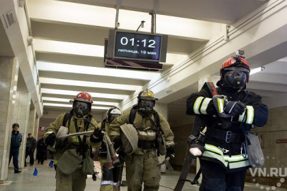 130 человек в противогазах прошлись по новосибирскому метро
