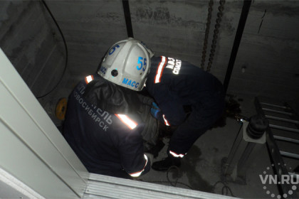 Мужчина шагнул в шахту лифта с высоты 12 этажа