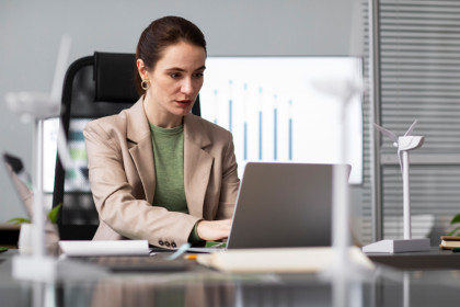 Девять из десяти российских юристов используют ИИ. Итоги совместного исследования Авито и Право.ru