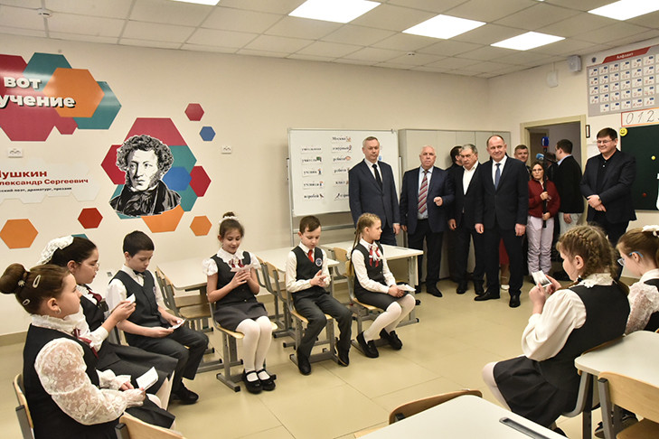 Андрей Травников: Благодаря депутатам в районах области реализуются крупные социально значимые проекты