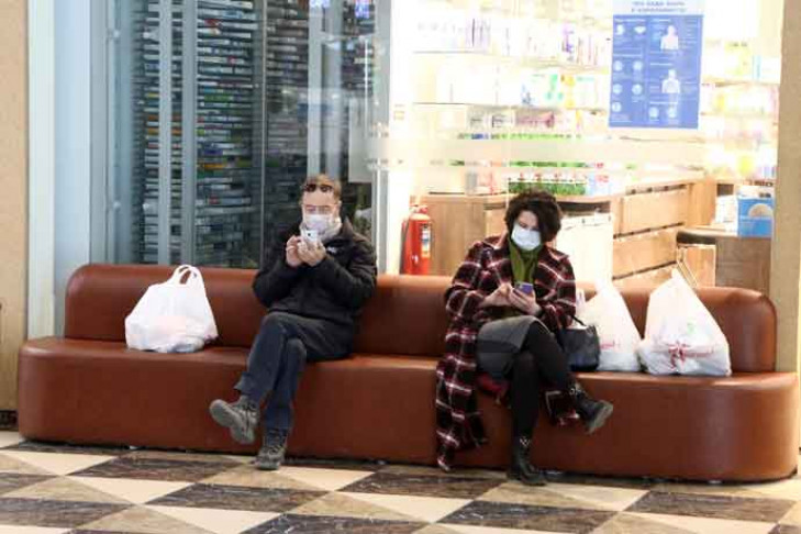 Заболеваемость коронавирусом продолжает снижаться в Новосибирской области
