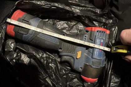 Мужчина избил женщин и полицейского шуруповертом под Новосибирском