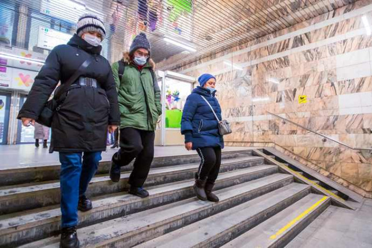Травников поручил отменить масочный режим в Новосибирской области
