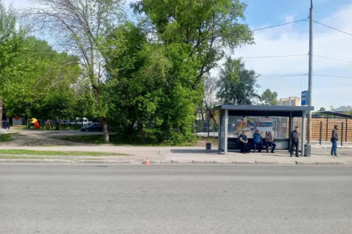 Два человека выпали на ходу из автобуса №29 в Новосибирске