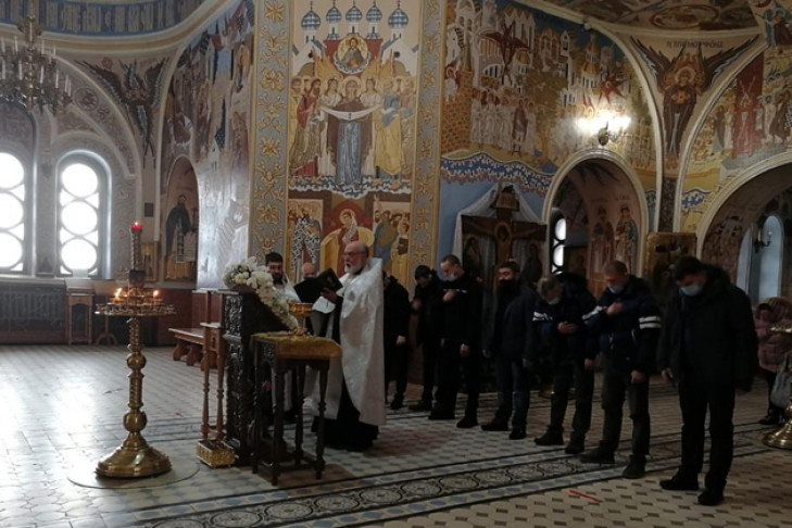 Молебен для тренеров боевых единоборств совершен в Александро-Невском соборе