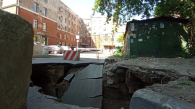 Огромная яма образовалась в центре Новосибирска