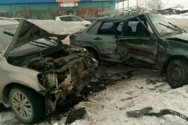 ВАЗ и иномарка встретились в смертельном ДТП в Куйбышеве