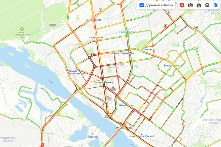 Пробки достигли 10 баллов в Новосибирске 5 декабря