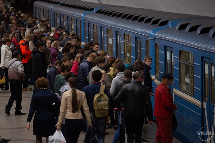 Пассажиры научились экономить на проезде в Новосибирском метро