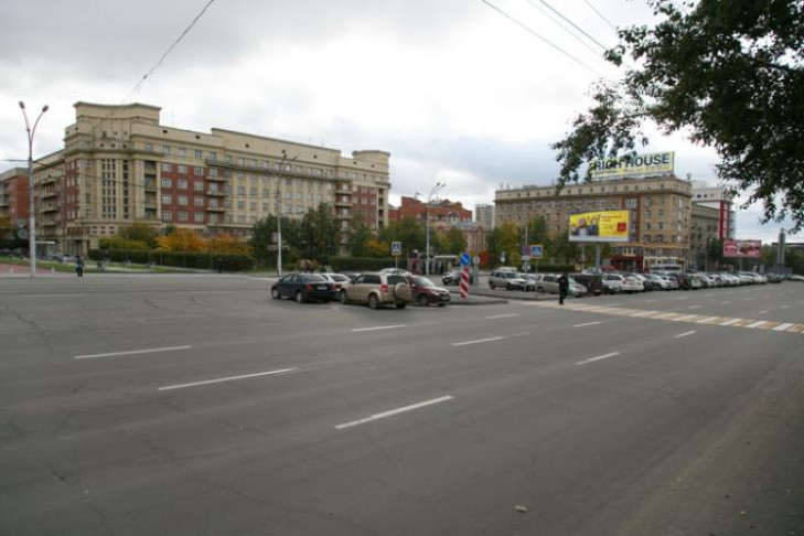Против переименования площади Свердлова выступили новосибирцы