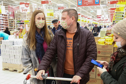 Покупателей без масок перестанут обслуживать в новосибирских магазинах