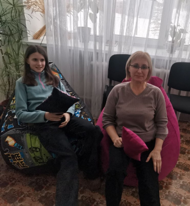 В фойе школы села Легостаево — новая мебель благодаря победе в конкурсе