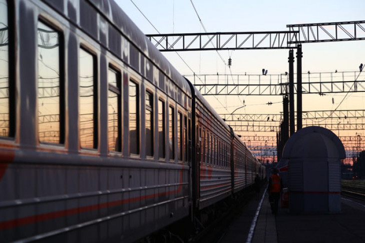 Пенсионерка метнулась прямо под поезд Новосибирск-Красноярск