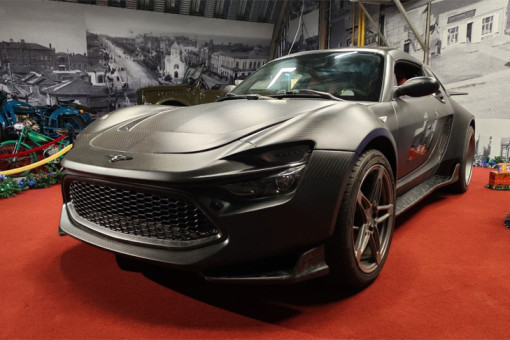 В Новосибирске показали уникальный FALCON: карбоновый болид для зимнего дрифта