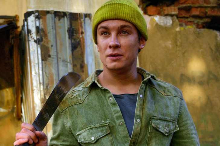 Актер из Новосибирска сыграл альфа-самца в сериале про матриархат