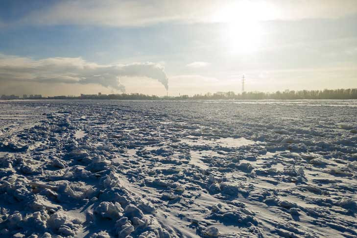 Жителям Новосибирска запретили выходить на лед с 18 апреля